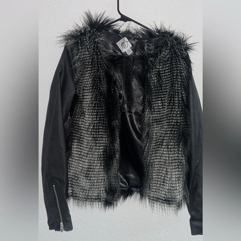 Volcom jacket - Picture 2 of 6